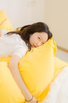 小洞饿了想吃大香肠视频